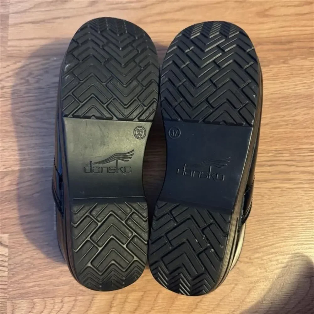 Dansko Professional Black Patent Leather Clogs Women's EU 37 US 6.5 7
